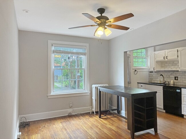 Building Photo - Two Bedroom Home in Scott's Addition