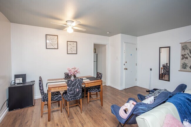 1BR, 1BA - Dining Room - 4909 CENTRE AVE