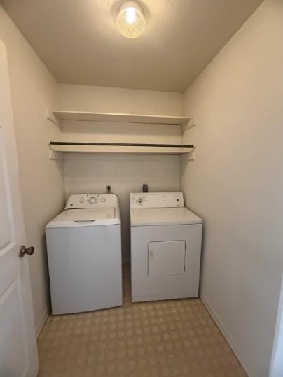 Building Photo - 728 W San Antonio St