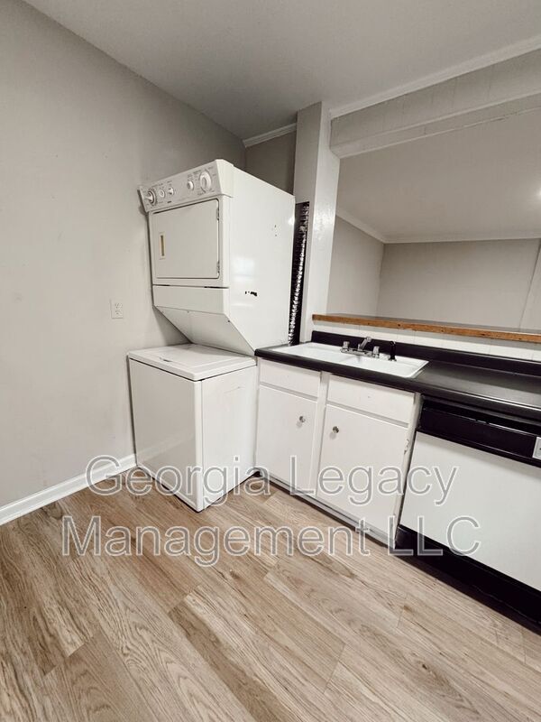Building Photo - 275 Boulevard Heights