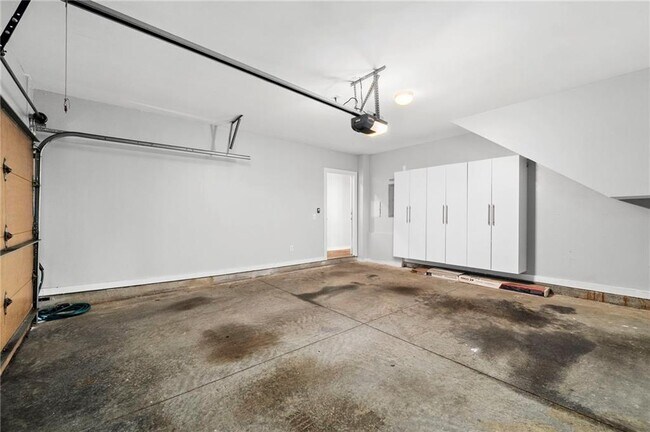 Building Photo - 1344 Rietveld Row NW