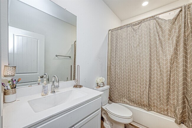 Building Photo - 9435 Klein Ln