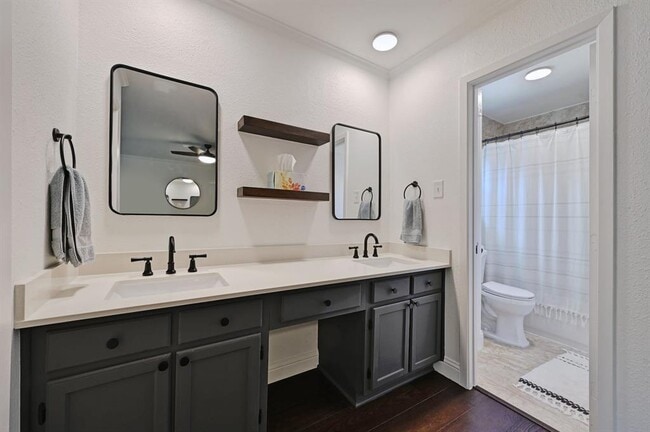 Building Photo - 9007 Jesse James Dr