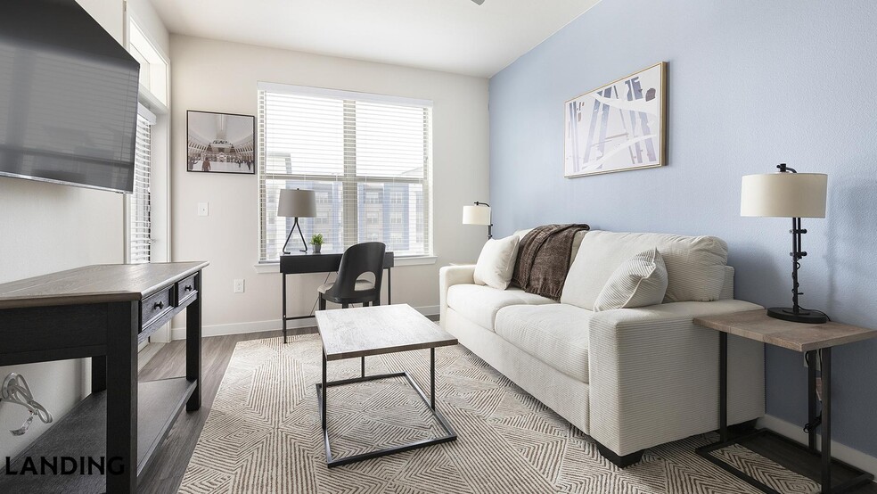 Building Photo - 14015 Univ Pass