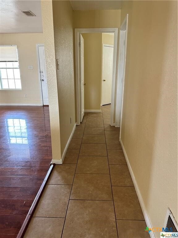 Building Photo - 4410 Mustang Dr