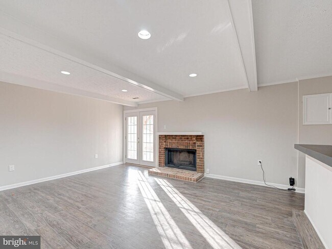 Building Photo - 10332 Mockingbird Pond Ct