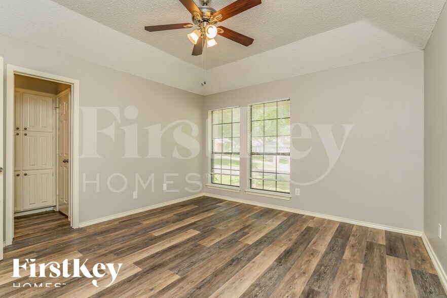 Building Photo - 5 Hastings Ct