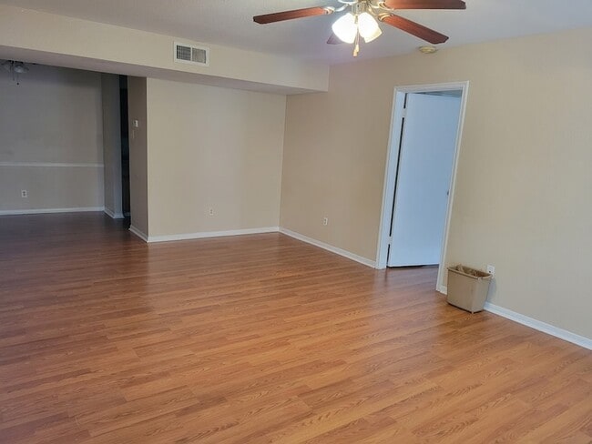 Building Photo - 6606 De Moss Dr