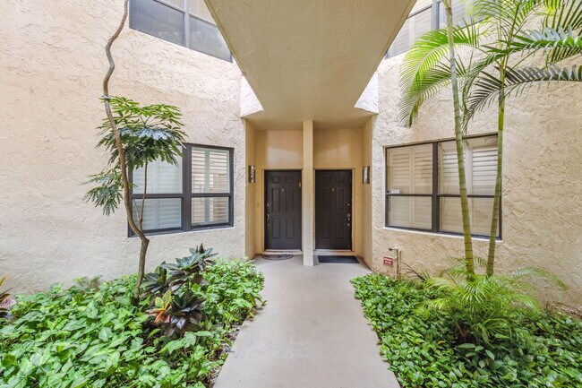 Building Photo - 7460 La Paz Blvd
