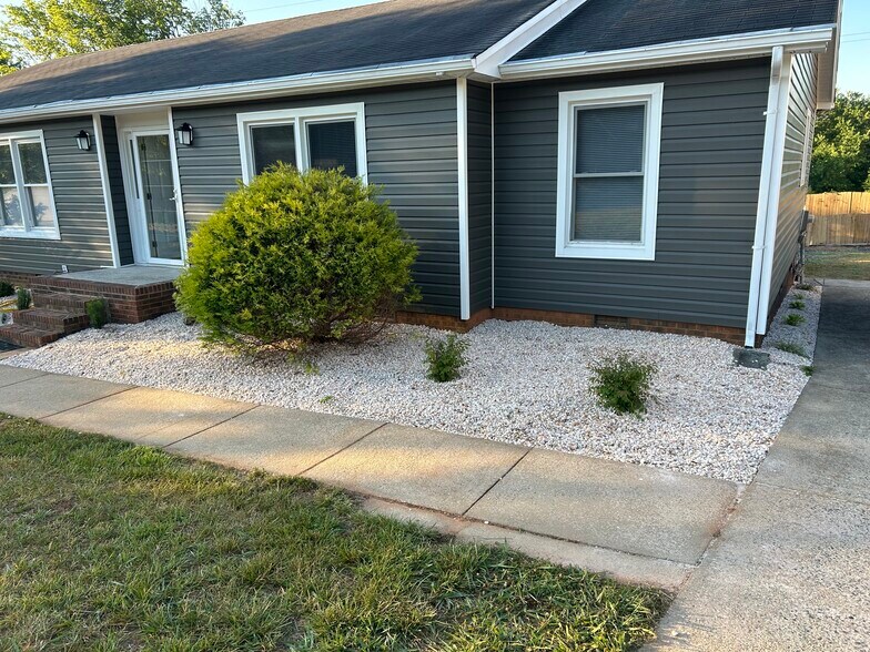 Building Photo - 5701 Wildberry Dr