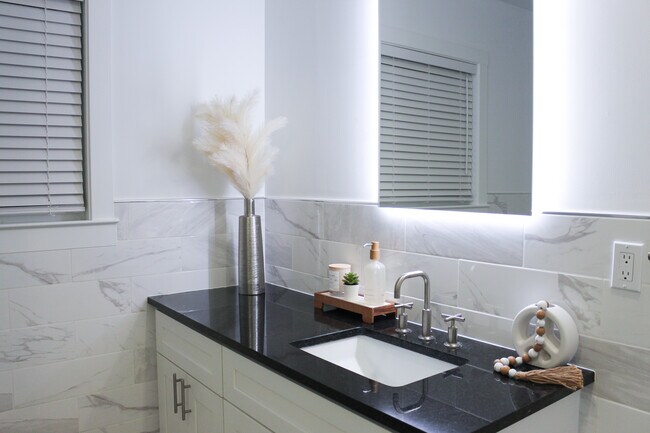 Building Photo - Valley Springs Apartments