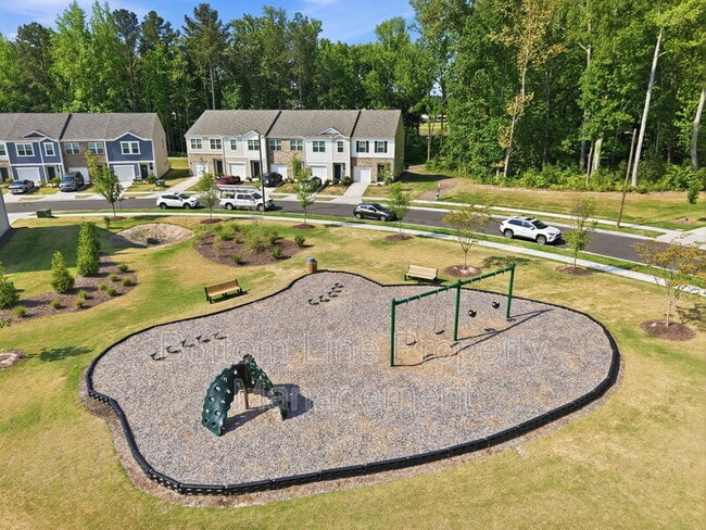 Building Photo - 1117 Dakine Dr
