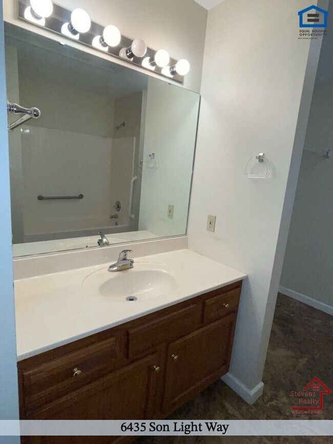 Building Photo - 6435 Son Light Way