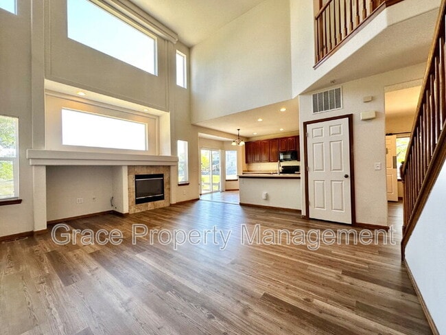 Building Photo - 2523 E 150th Pl