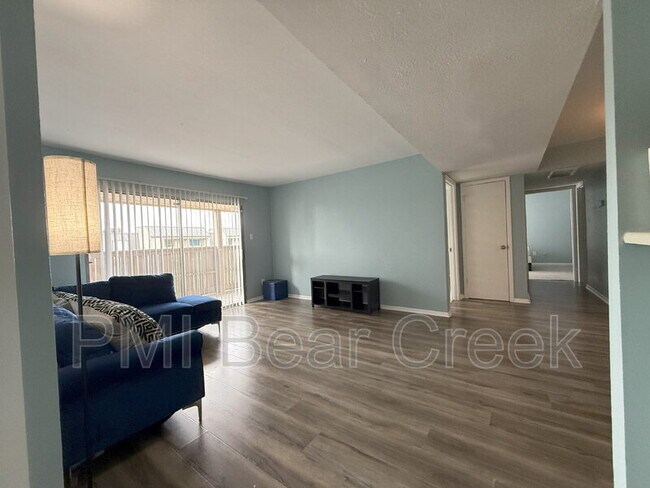 Building Photo - 8523 Hearth Dr