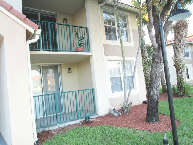 Building Photo - 15065 Michelangelo Blvd