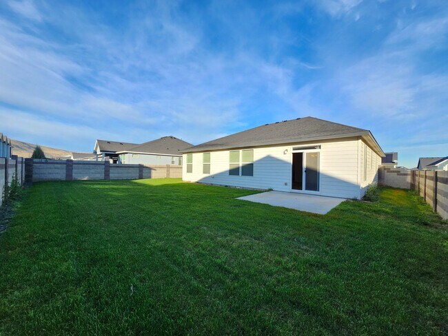 Building Photo - West Richland, where family-friendly living begins!