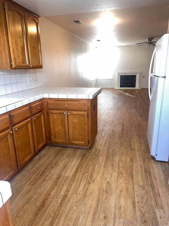 Building Photo - 3829