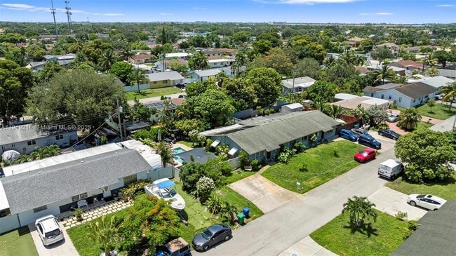 Building Photo - 1912 SW 97th Terrace