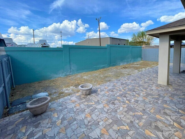 Building Photo - 5306 Hacienda Ln