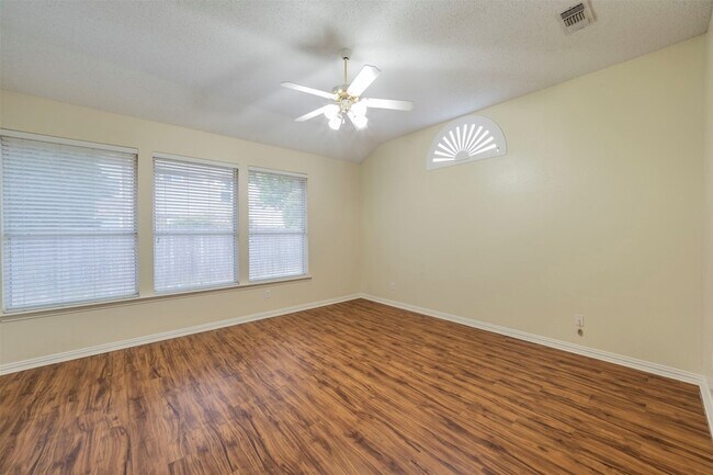 Building Photo - 4709 Belladonna Dr