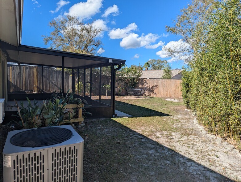 Building Photo - 2809 Cedaridge Dr