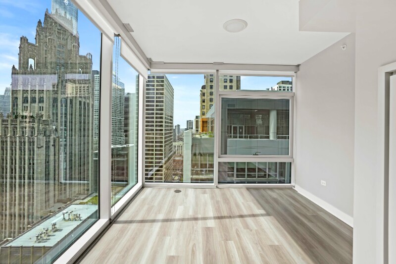 Building Photo - 500 N St Clair St