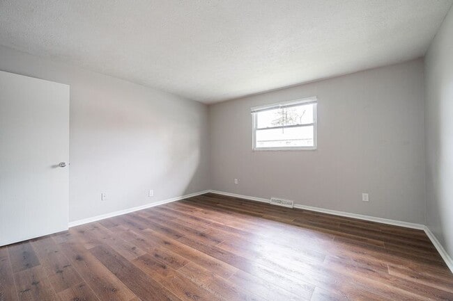 Building Photo - 883 Akola Ave