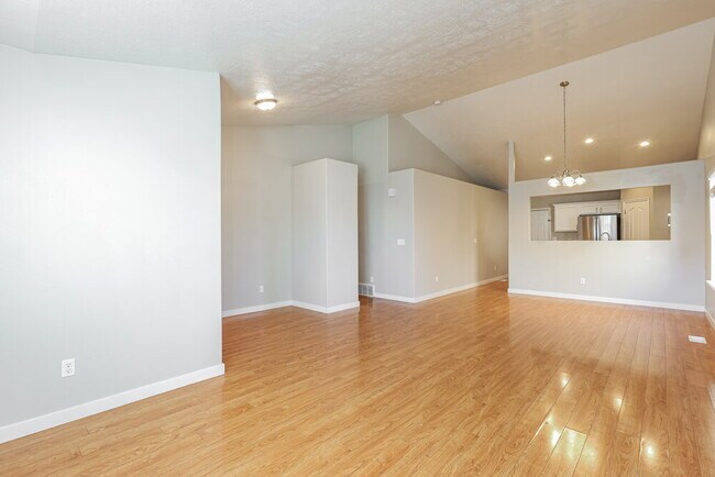 Building Photo - 8558 Maul Oak Dr