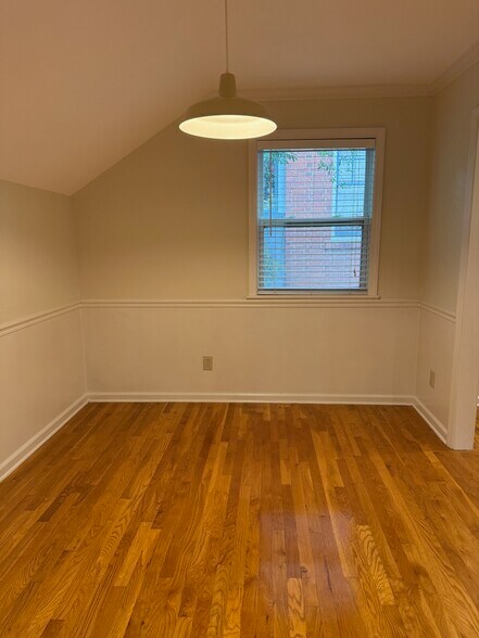 Dining - 2808 10th Ct S