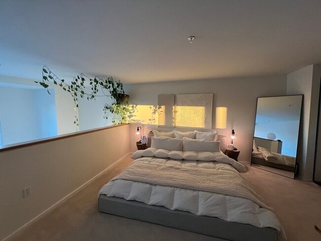 Building Photo - 1 Earhart St