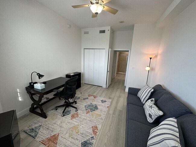 Building Photo - 1551 N Flagler Dr