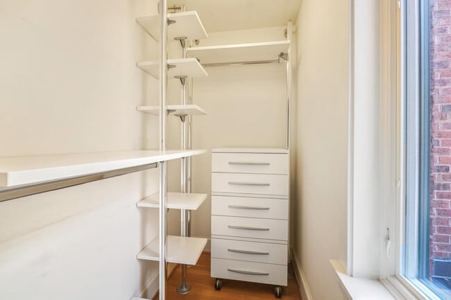 Building Photo - 3927 Georgetown Ct NW