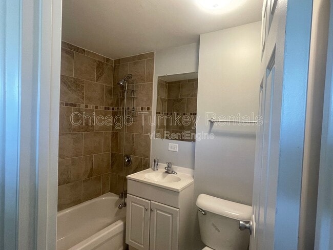 Building Photo - 3212 Charlemagne Ave