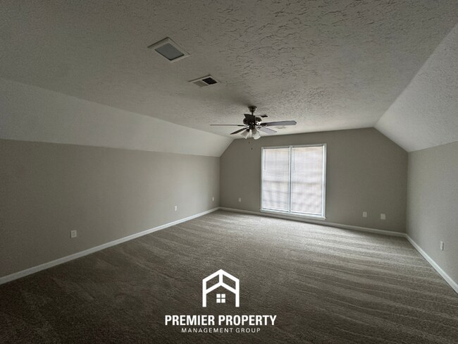 Building Photo - Stunning 4BR Cordova Home | Chef's Kitchen with Island, Formal Dining & Fireplace