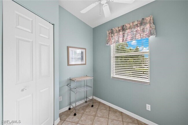 Building Photo - 12081 Summergate Cir