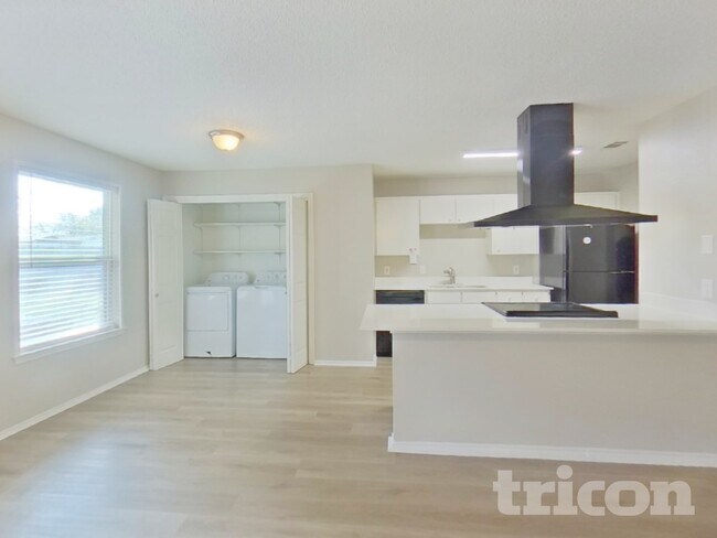 Building Photo - 5915 Myers Rd