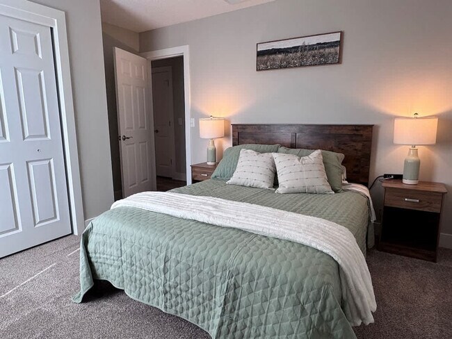 Building Photo - 1249 Kinsmoor Ave