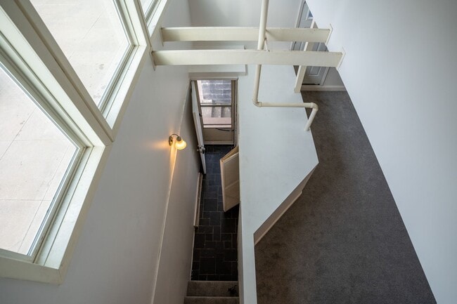 Building Photo - 919 Plum St