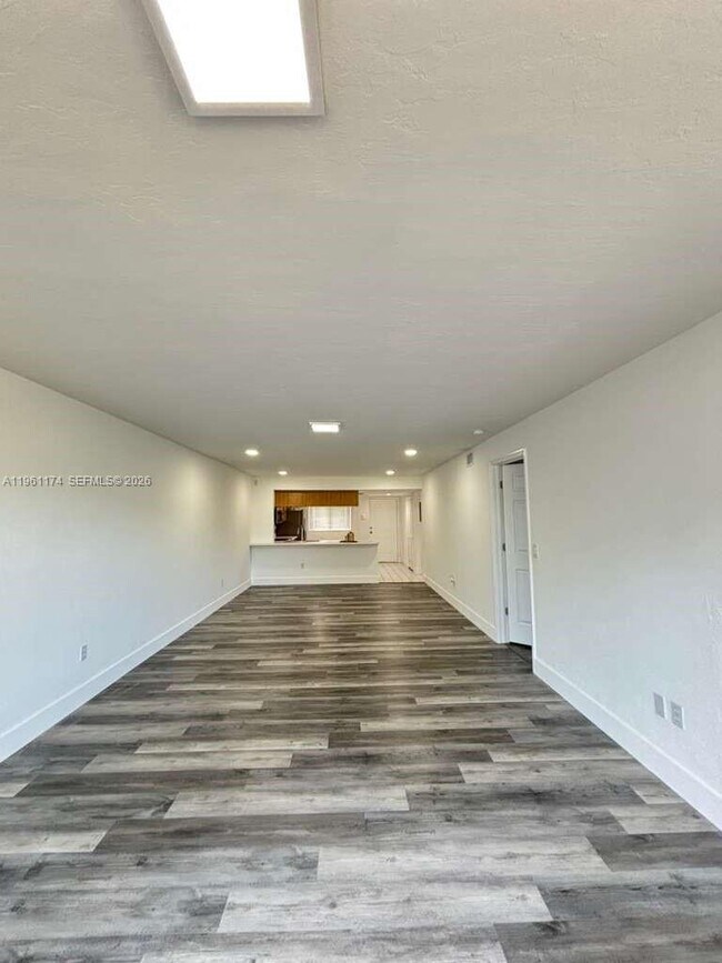 Building Photo - 1005 Palm Beach Trace Dr