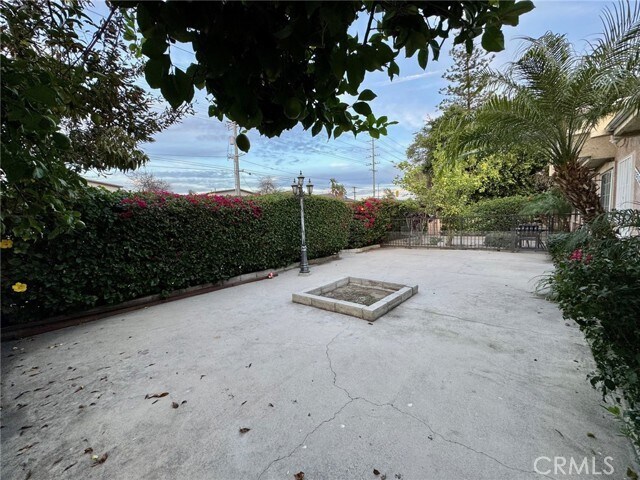 Building Photo - 12714 Vanowen St