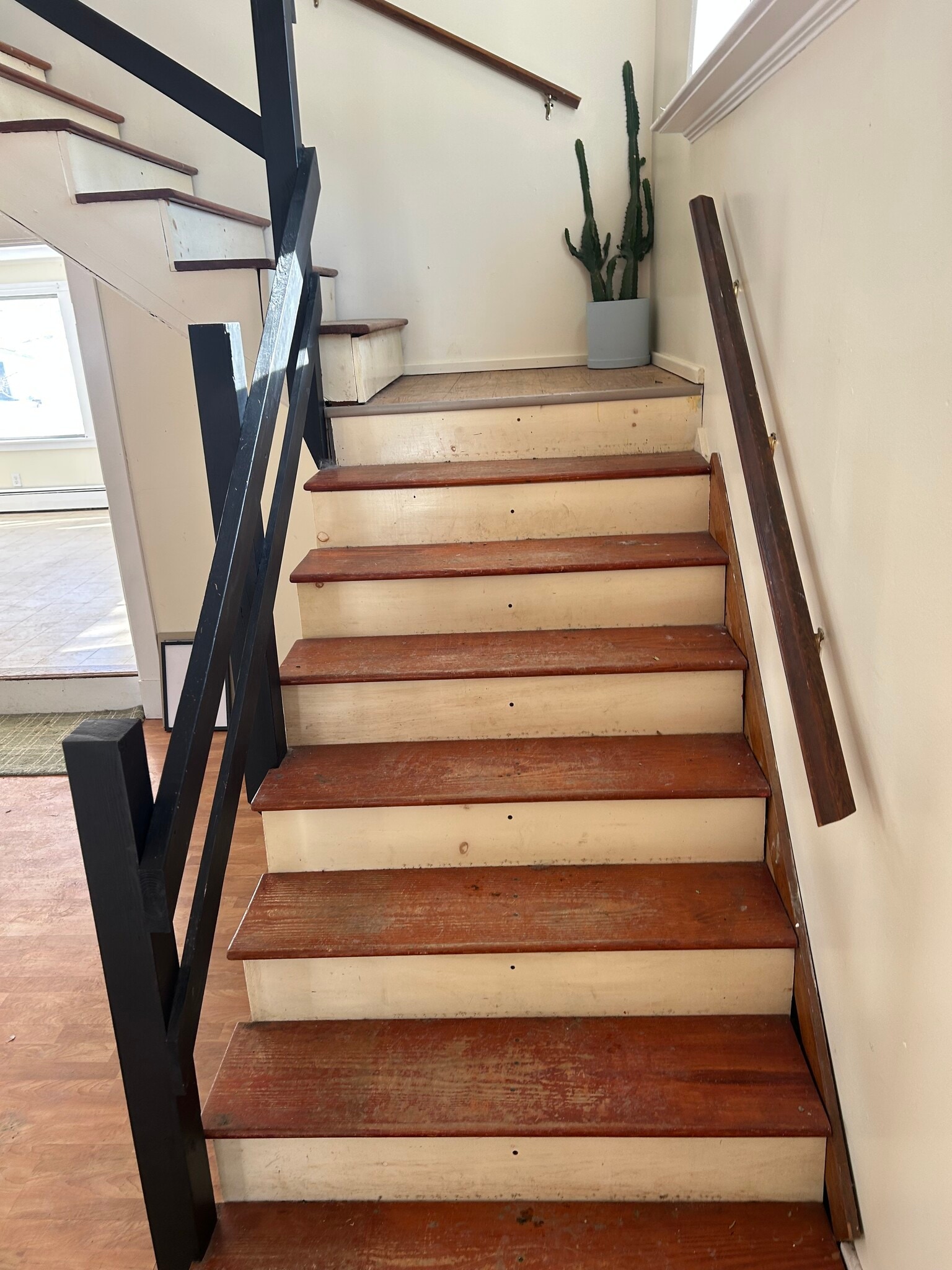 Building Photo - 345 Main St