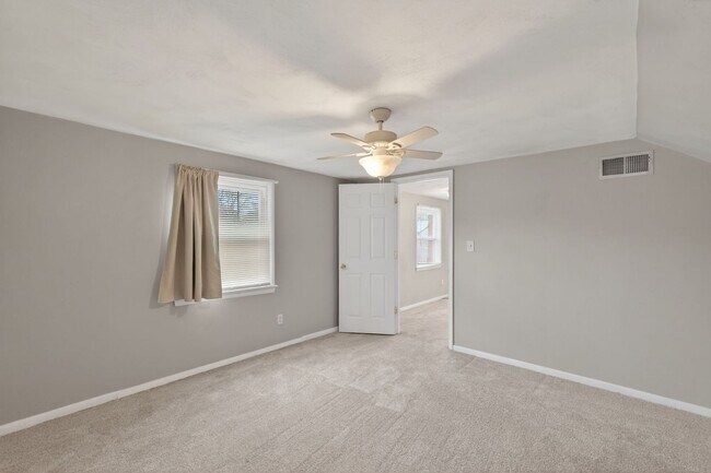 Building Photo - Spacious 5-Bedroom Home in Virginia Beach