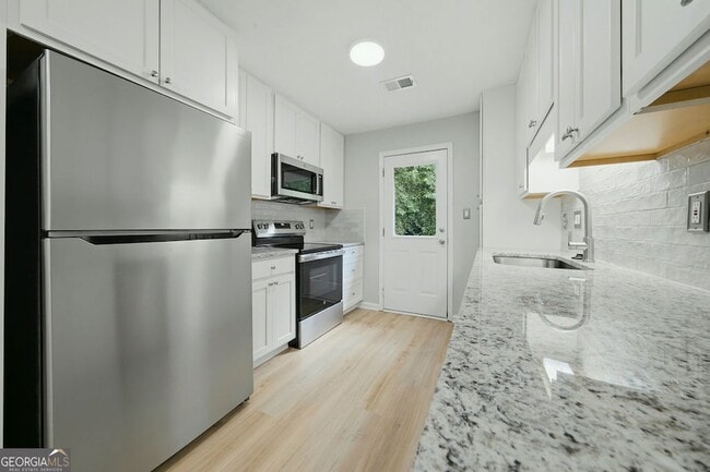 Building Photo - 210 Meadow Run