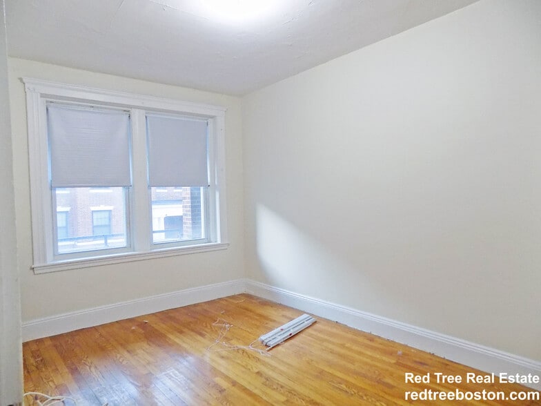 Building Photo - 119 Sutherland Rd