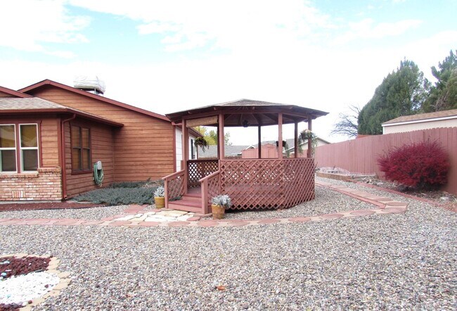 Building Photo - 518-520 Rado Dr