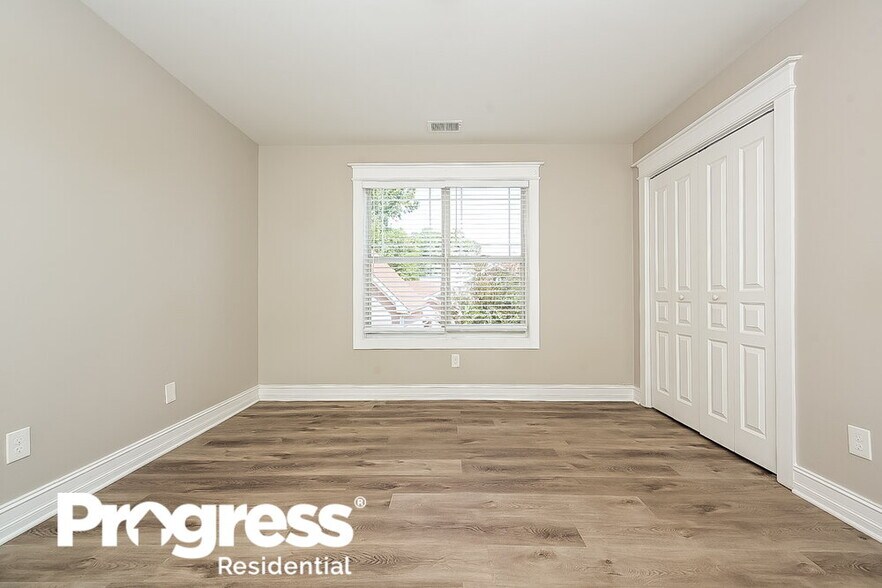 Building Photo - 120 Memory Ln