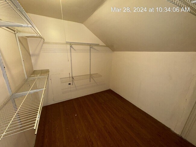 Building Photo - 6468 Kelmscot Ct