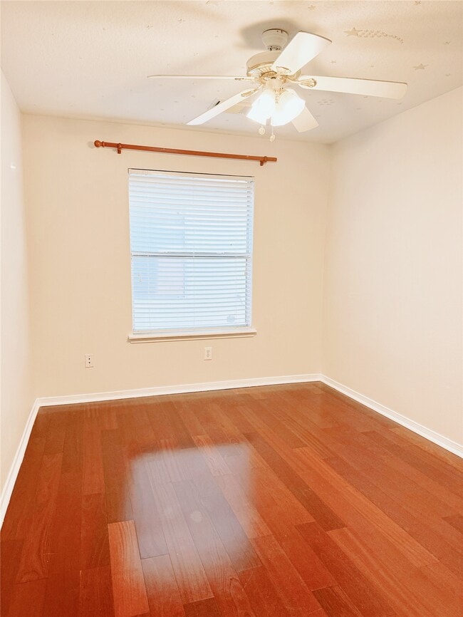 Building Photo - 11111 Bradford Way Dr