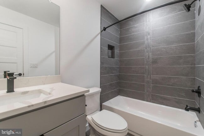 Building Photo - 437 N 35th St